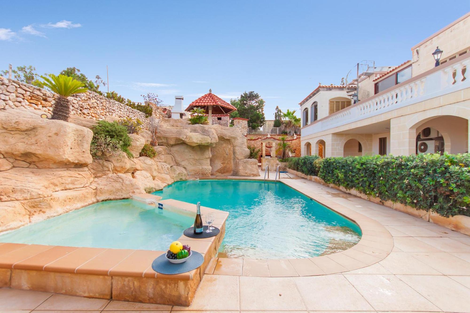 Villa & Pool Apartments In Mellieha Bay Exterior foto
