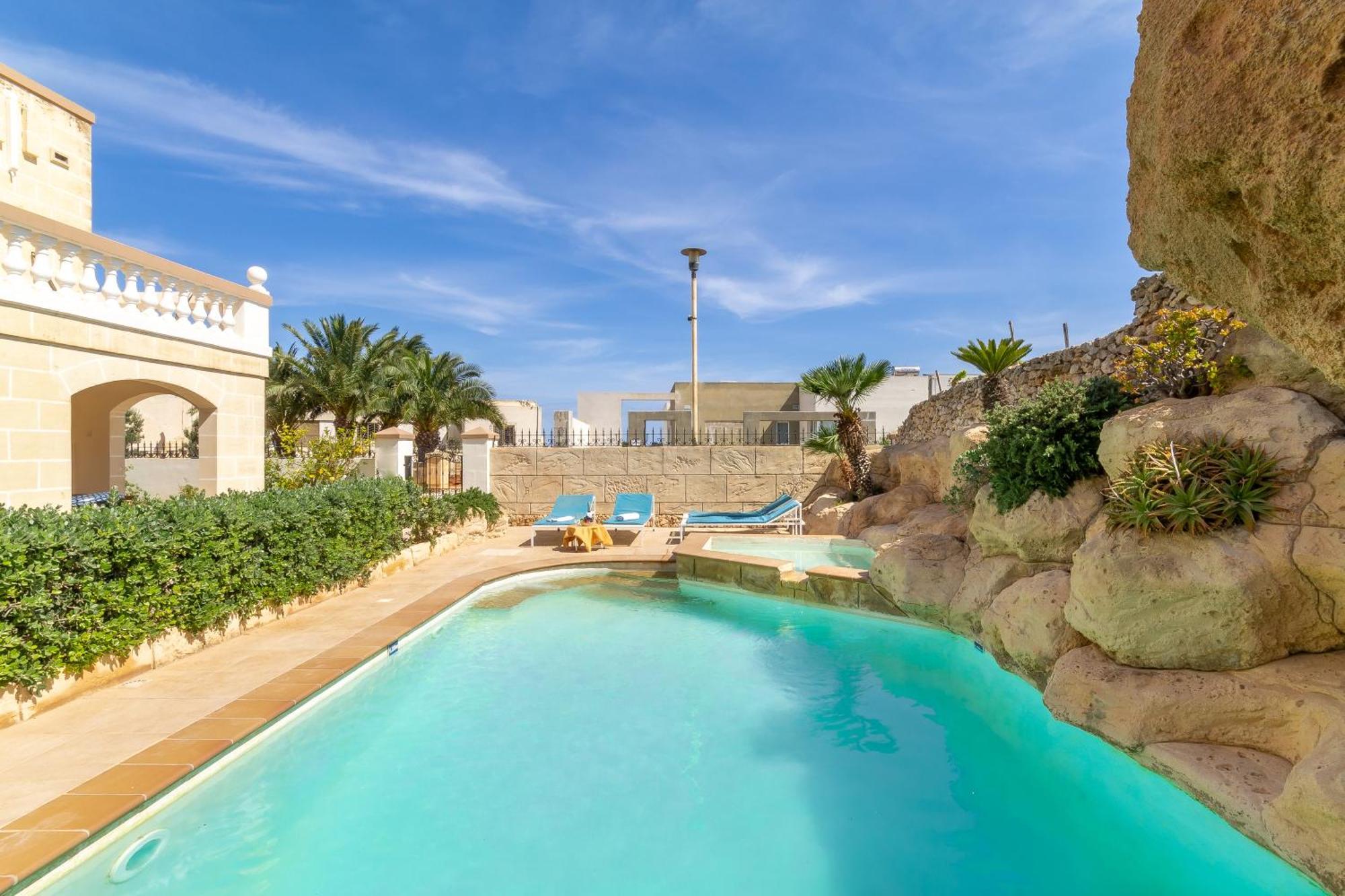 Villa & Pool Apartments In Mellieha Bay Exterior foto