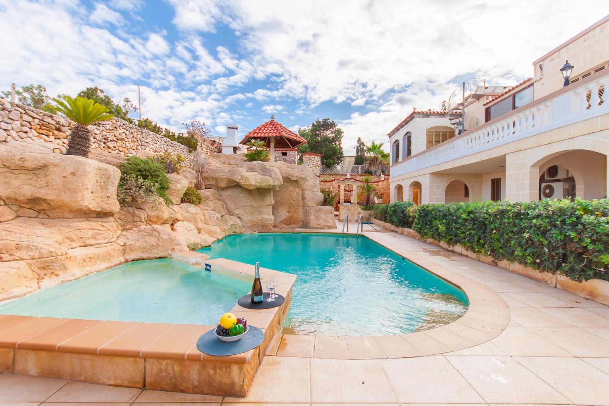 Villa & Pool Apartments In Mellieha Bay Exterior foto